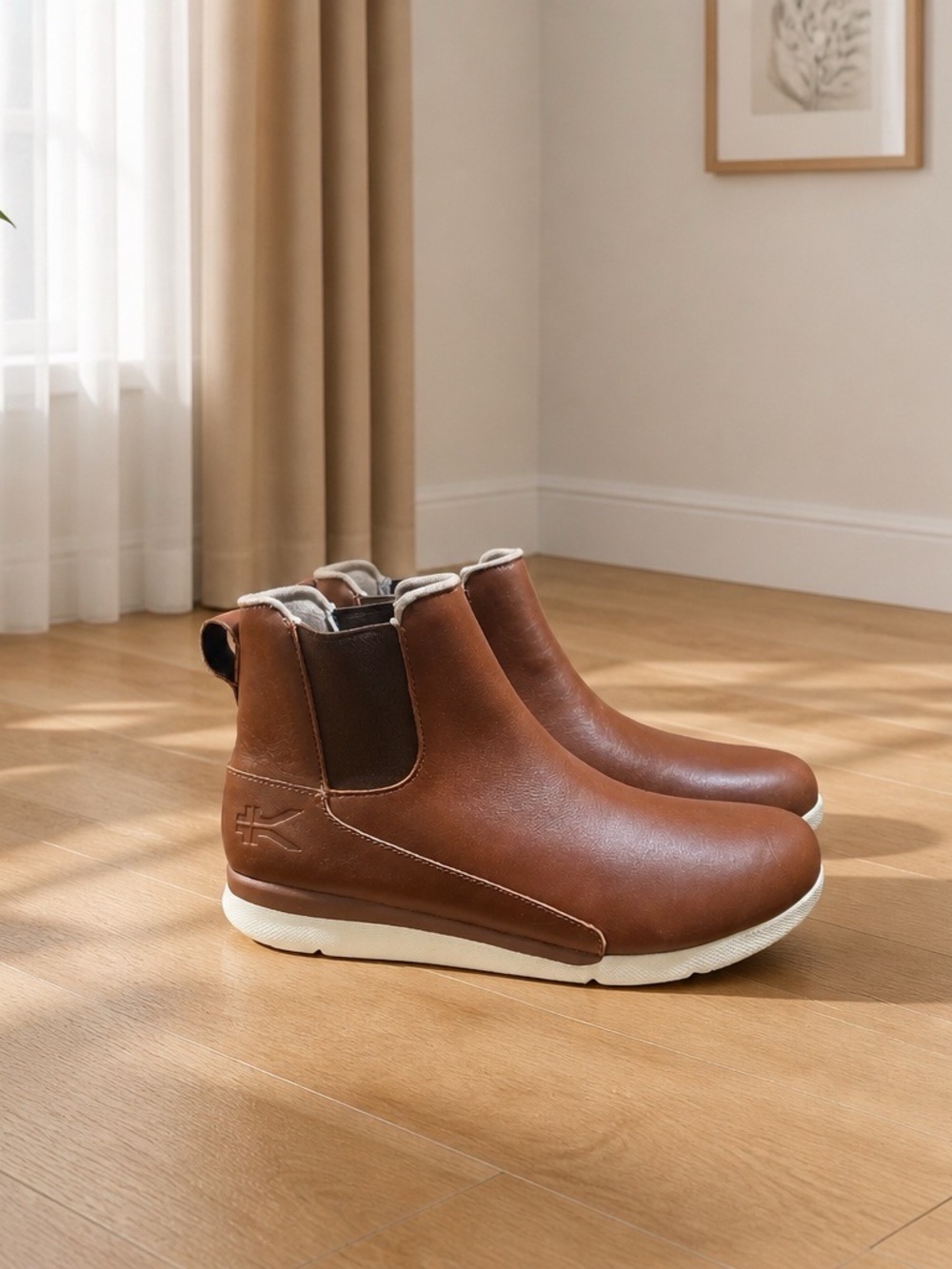 NWT KURU Flex Luna Boots in Rich Walnut-Soft Cream | Size 11 Women’s